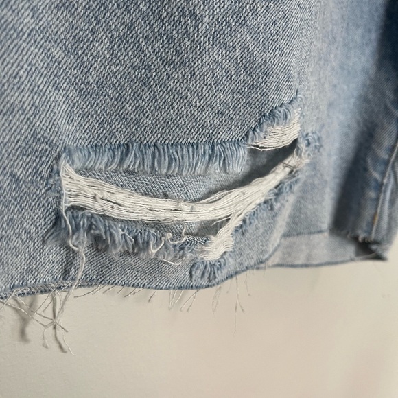 Forever 21 Light Blue Jean Shorts with Pink and Teal Embroidery size 32 NWT - Picture 8 of 8